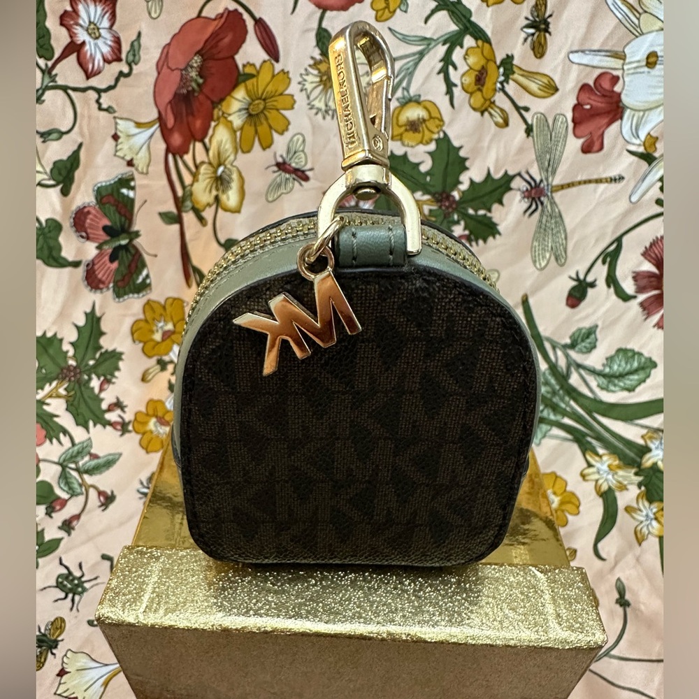 Michael Kors XS Jet Set Travel Mini Bag Keychain with Signature Monogram - Picture 5 of 6
